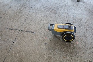 Testování robota na stavbě