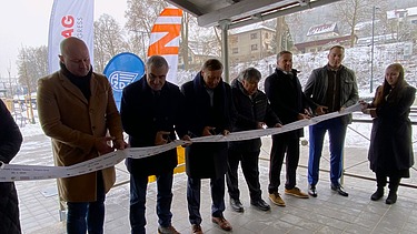 Stříhání pásky
