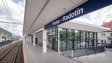 Výpravní budova ŽST Praha - Radotín