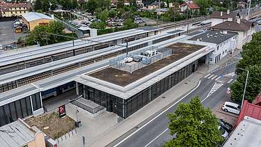 Celkový pohled na výpravní budovu Praha - Radotín