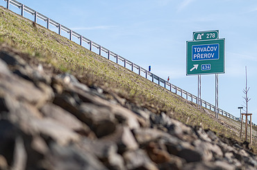 Pohled na silnici Říkovice - Přerov