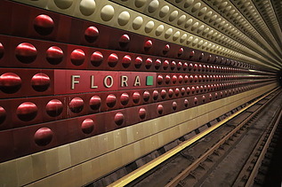 Obložení stanice metra Flora v Praze
