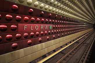 Obložení stanice Flora v pražském metru