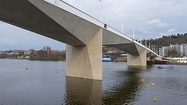 Dvorecký most