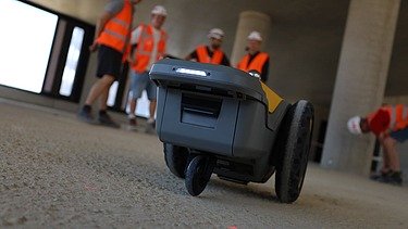 Testování robota na stavbě
